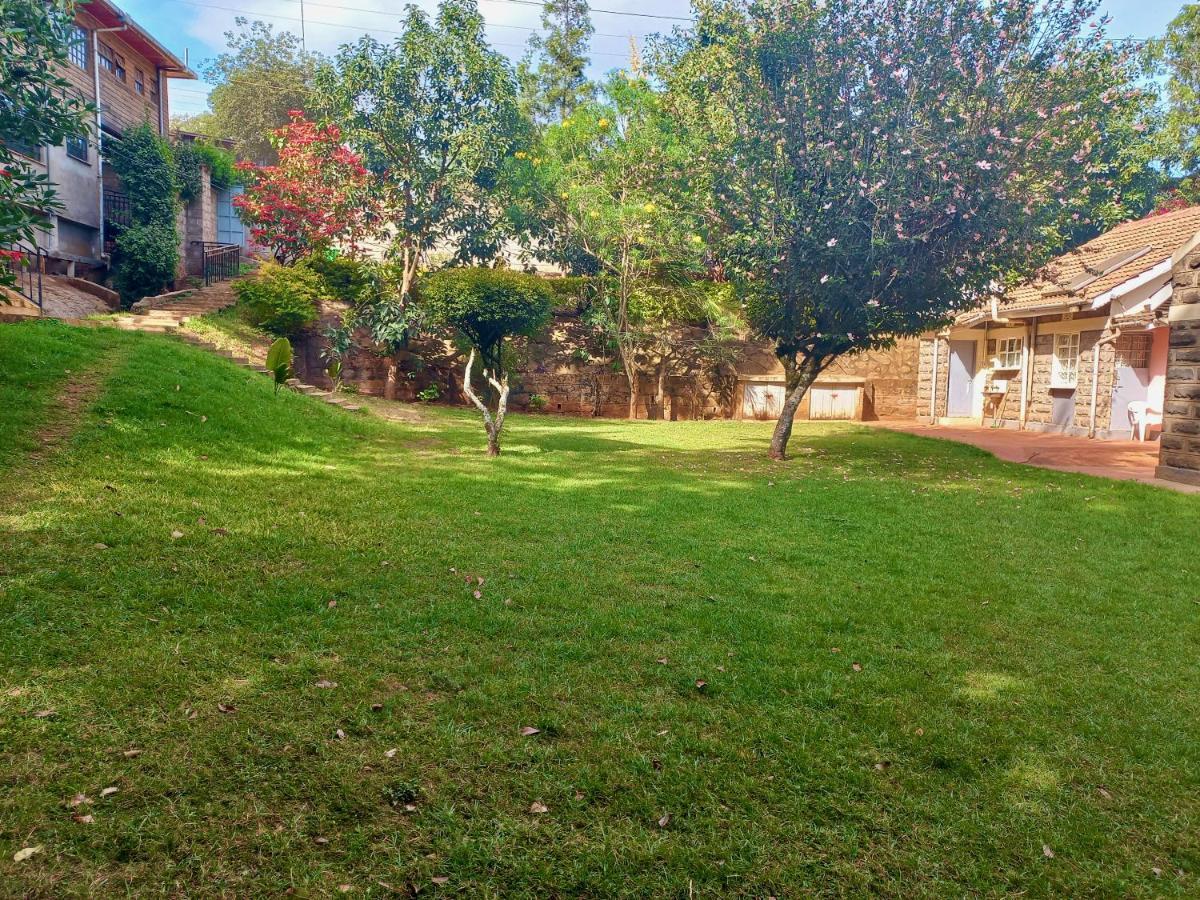 Kuniville Guest House Ниери Екстериор снимка