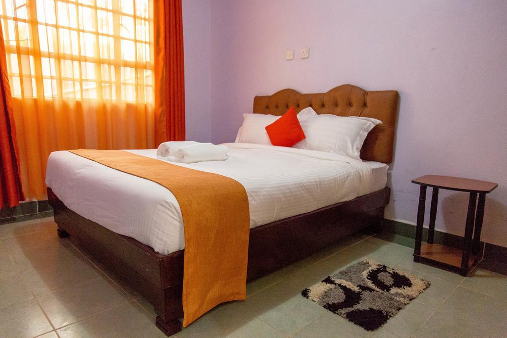 Kuniville Guest House Ниери Екстериор снимка