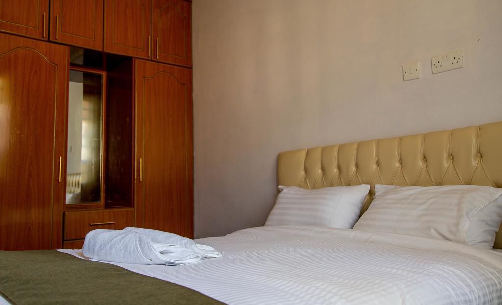 Kuniville Guest House Ниери Екстериор снимка