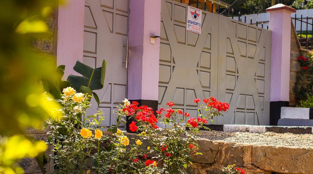 Kuniville Guest House Ниери Екстериор снимка