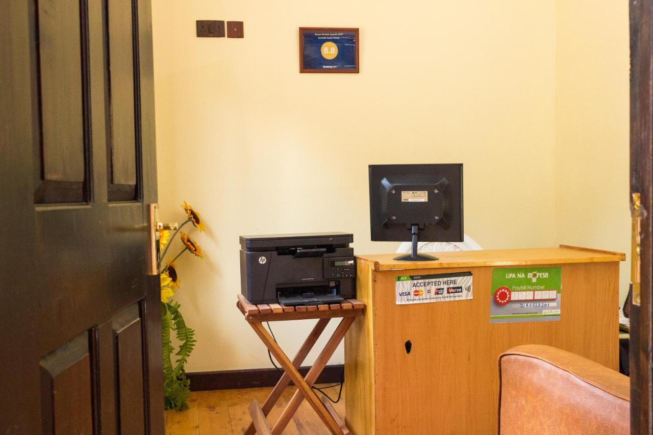 Kuniville Guest House Ниери Екстериор снимка