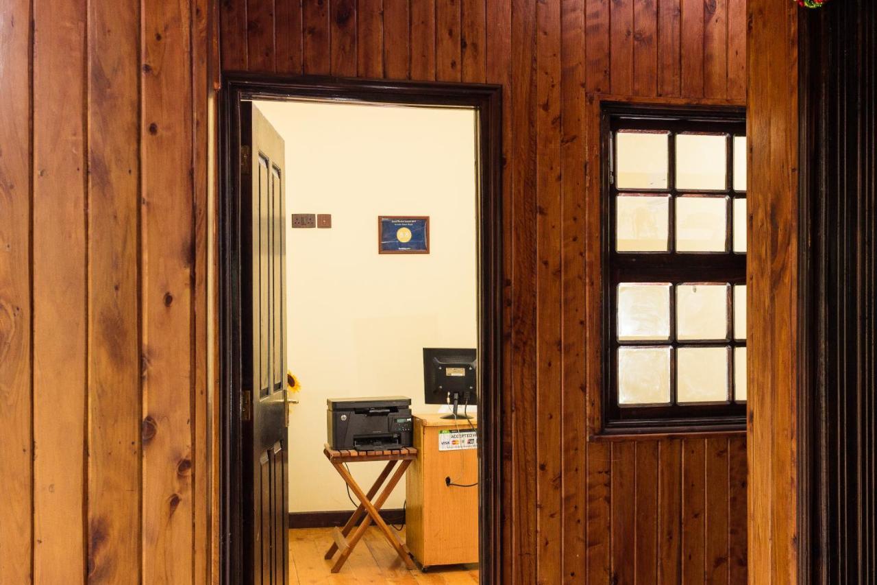 Kuniville Guest House Ниери Екстериор снимка